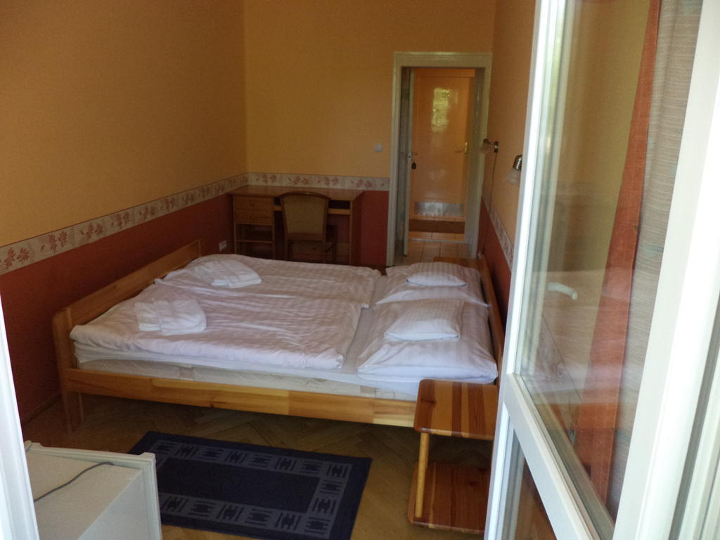 Touring Hotel Berekfürdő 部屋 写真
