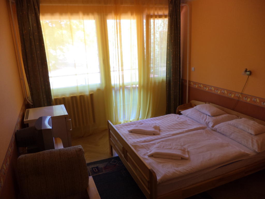 Touring Hotel Berekfürdő 部屋 写真