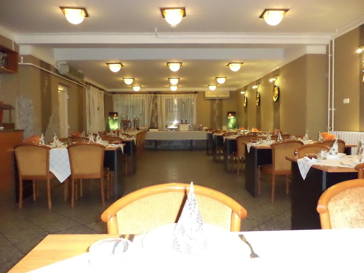 Touring Hotel Berekfürdő エクステリア 写真